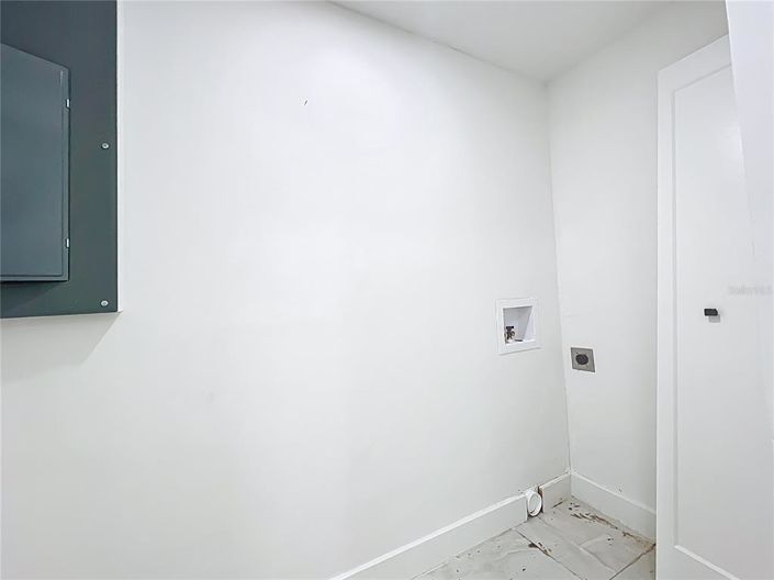 Image No.39-3 Bed Property for sale