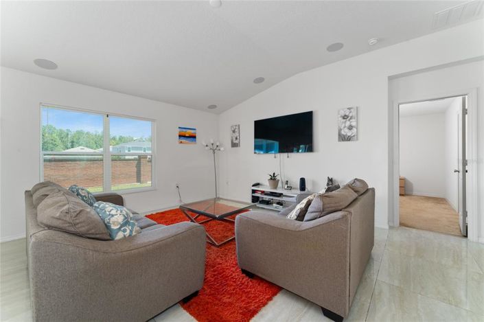 Image No.10-3 Bed Property for sale