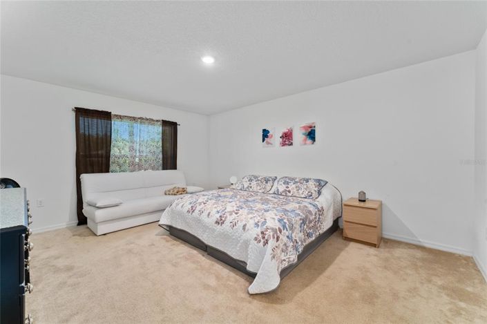 Image No.19-3 Bed Property for sale