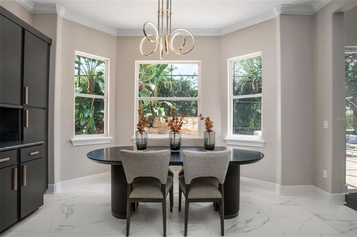 Image No.18-5 Bed Property for sale