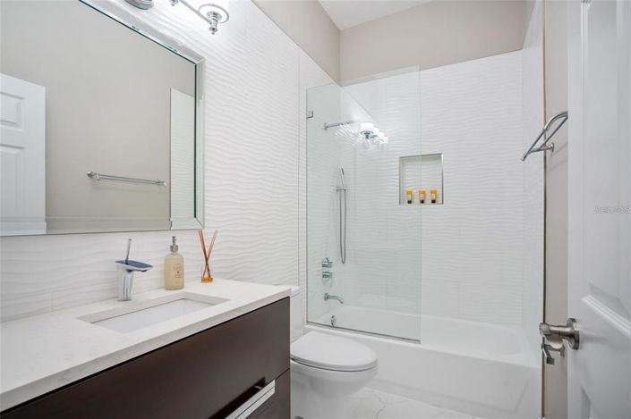 Image No.51-5 Bed Property for sale