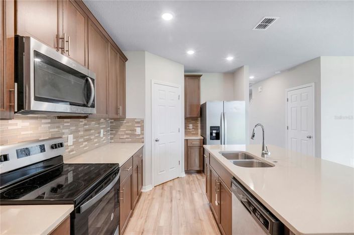 Image No.12-4 Bed Property for sale