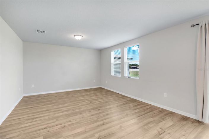 Image No.8-4 Bed Property for sale