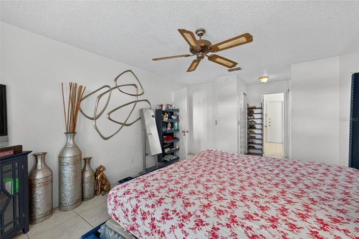 Image No.26-3 Bed Property for sale