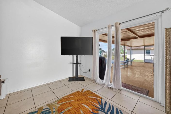 Image No.3-3 Bed Property for sale