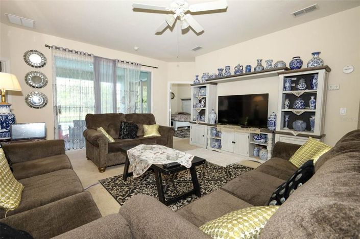 Image No.10-5 Bed Property for sale