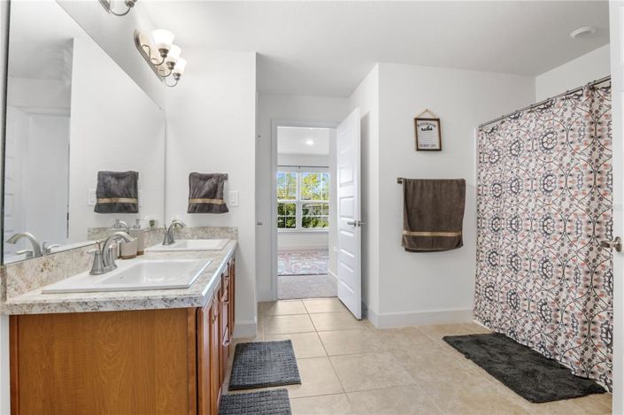 Image No.21-Propriété de 4 chambres à vendre à Davenport