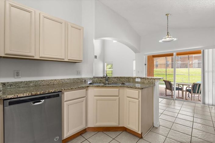 Image No.10-5 Bed Property for sale