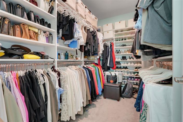 Image No.41-6 Bed Property for sale