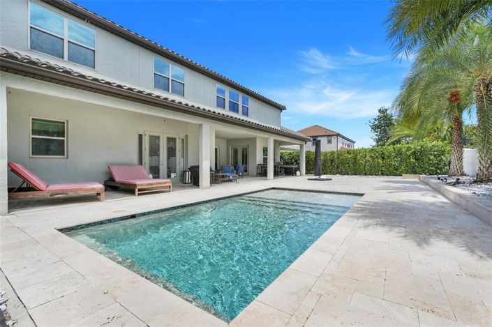 Image No.63-6 Bed Property for sale