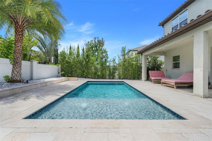 Image No.64-6 Bed Property for sale