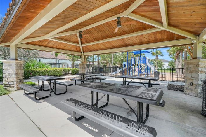 Image No.70-6 Bed Property for sale