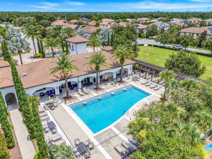 Image No.72-6 Bed Property for sale