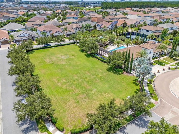 Image No.74-6 Bed Property for sale