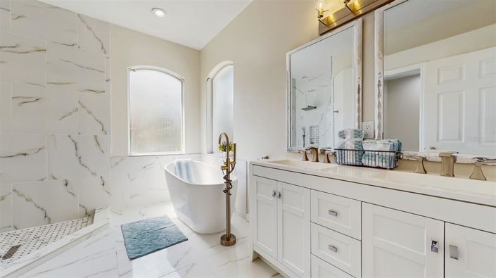 Image No.16-4 Bed Property for sale