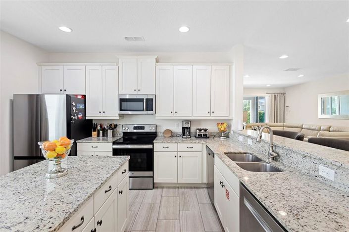 Image No.16-6 Bed Property for sale