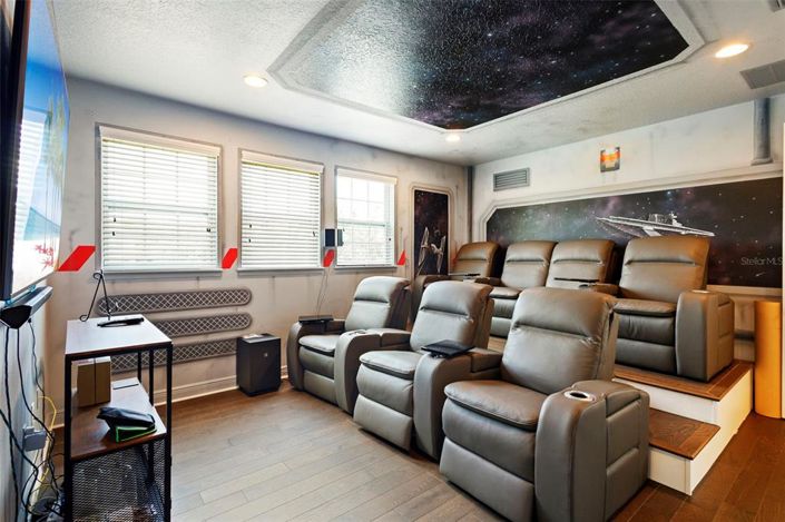 Image No.27-6 Bed Property for sale