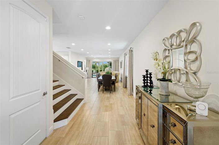 Image No.8-6 Bed Property for sale