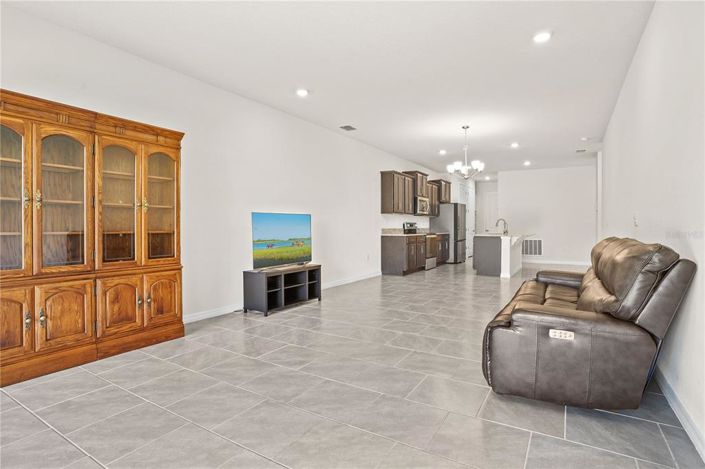 Image No.13-2 Bed Townhouse for sale