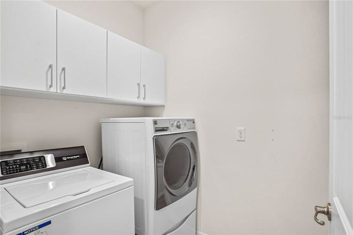 Image No.25-2 Bed Townhouse for sale