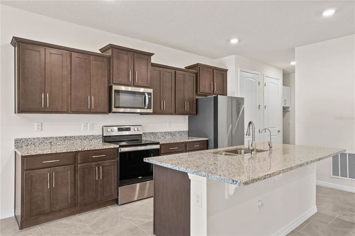 Image No.7-2 Bed Townhouse for sale