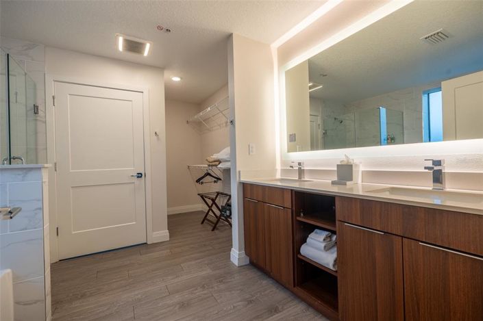 Image No.32-2 Bed Property for sale