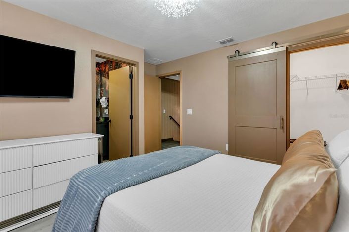 Image No.72-3 Bed Townhouse for sale