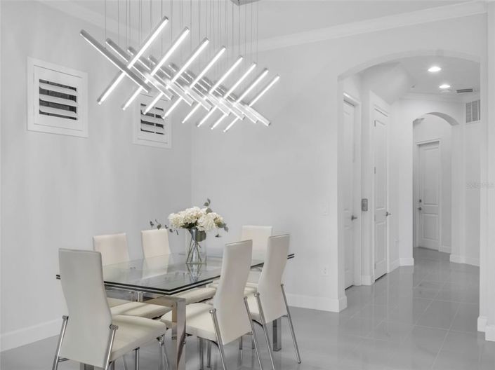 Image No.24-6 Bed Property for sale