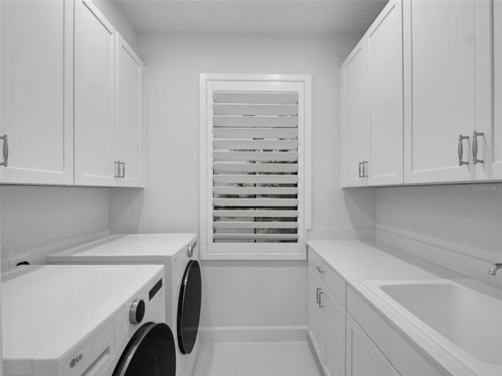 Image No.41-6 Bed Property for sale