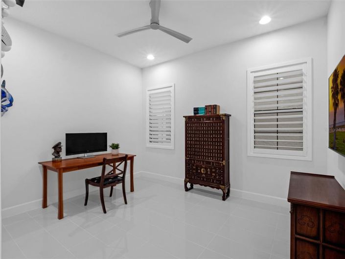 Image No.42-6 Bed Property for sale