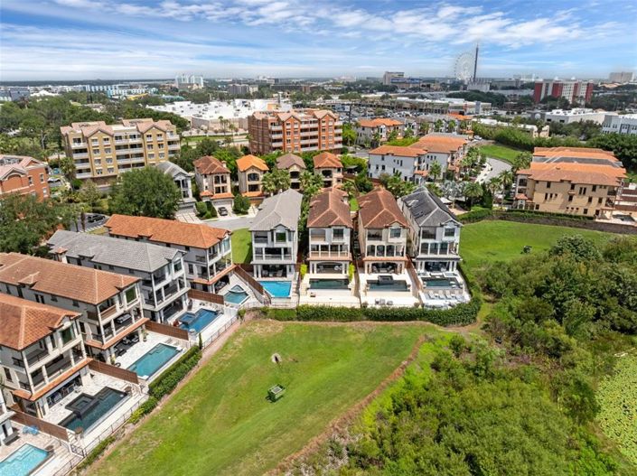 Image No.52-6 Bed Property for sale