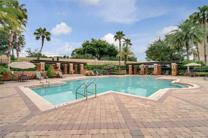 Image No.56-6 Bed Property for sale