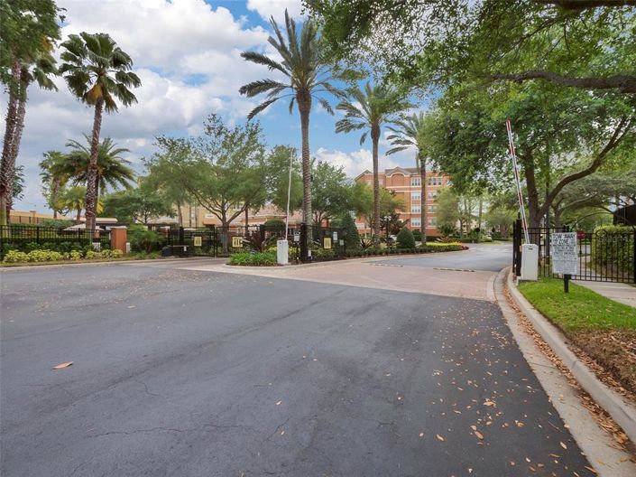 Image No.62-6 Bed Property for sale