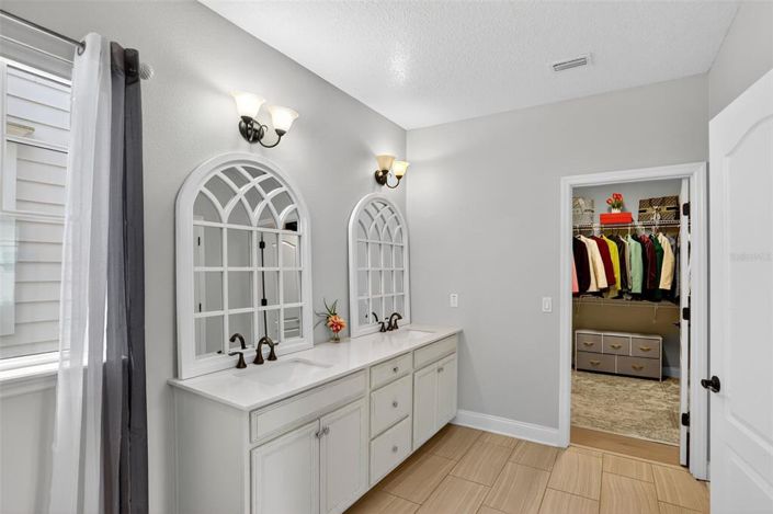 Image No.22-3 Bed Property for sale