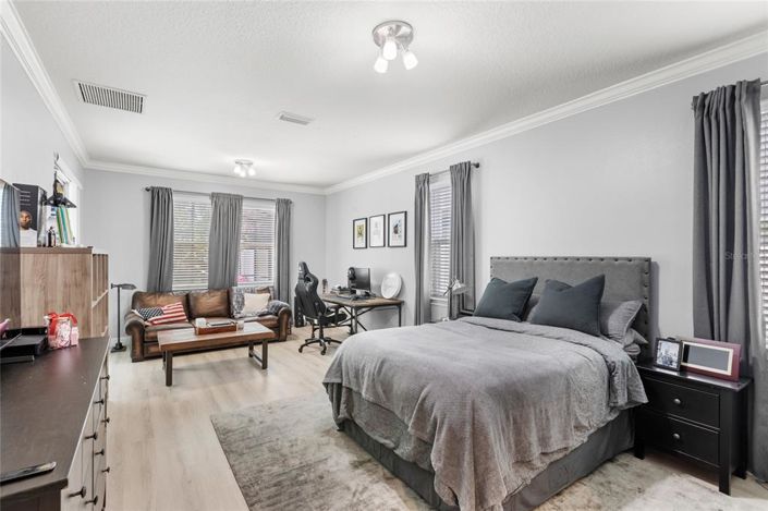 Image No.23-6 Bed Property for sale