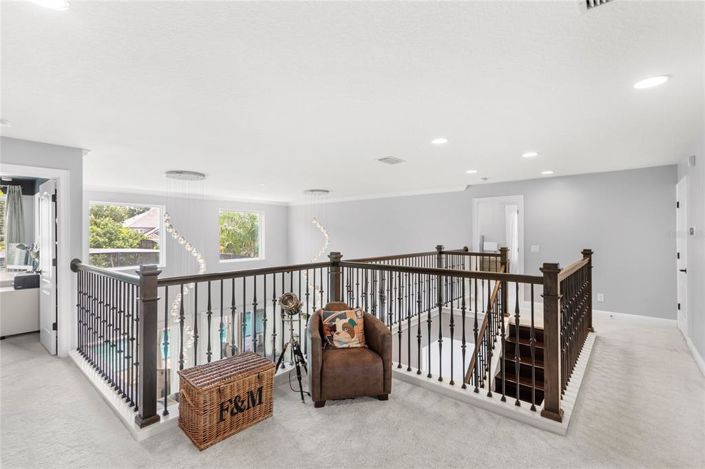 Image No.30-6 Bed Property for sale