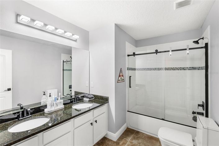 Image No.42-6 Bed Property for sale