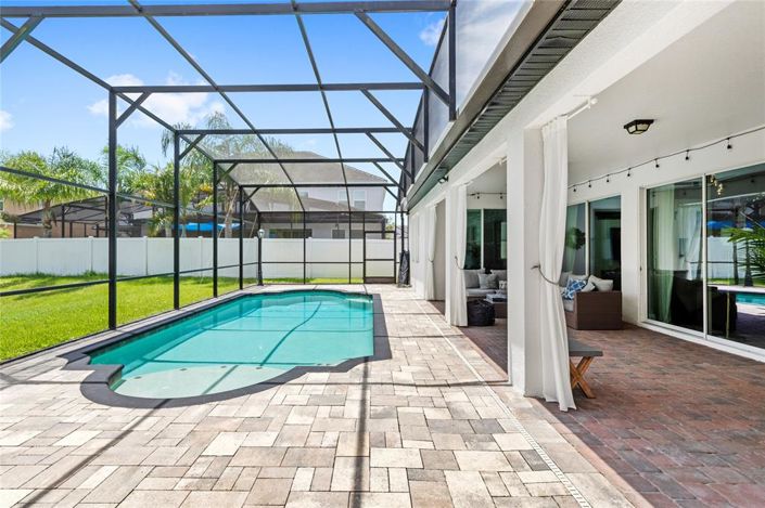 Image No.47-6 Bed Property for sale