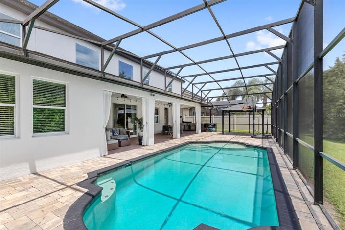 Image No.50-6 Bed Property for sale