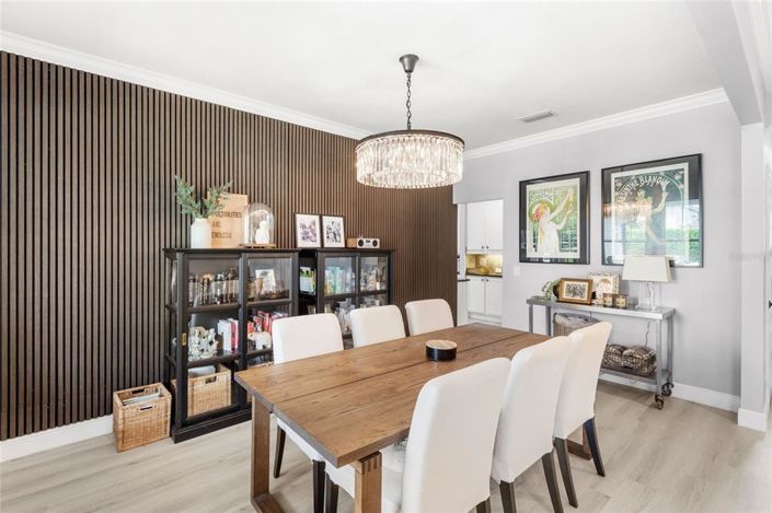 Image No.6-6 Bed Property for sale