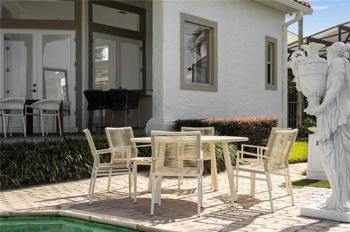 Image No.35-6 Bed Property for sale