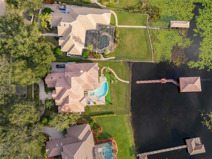 Image No.5-6 Bed Property for sale