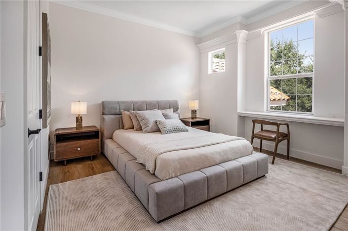 Image No.55-6 Bed Property for sale