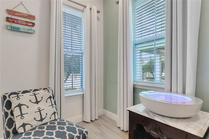 Image No.6-2 Bed Property for sale