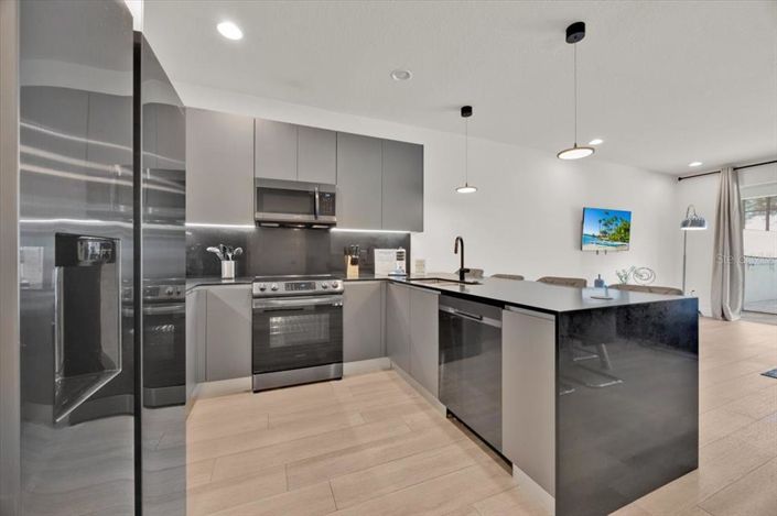 Image No.13-3 Bed Townhouse for sale