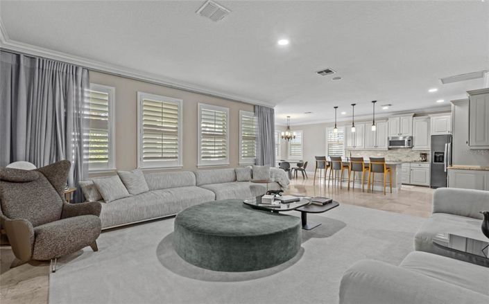 Image No.10-7 Bed Property for sale