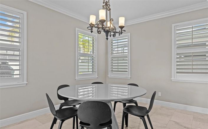 Image No.11-7 Bed Property for sale