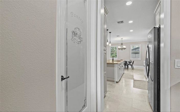 Image No.13-7 Bed Property for sale