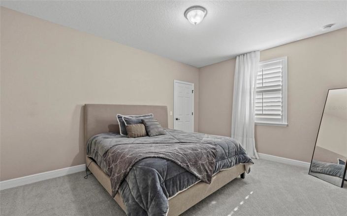 Image No.23-7 Bed Property for sale