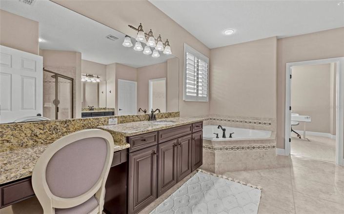 Image No.28-7 Bed Property for sale